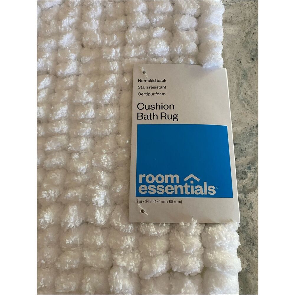 Room Essentials White Cushion Bath Mat